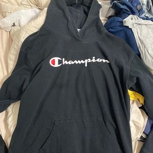 i’m selling this item because it doesn’t fit me anymore.